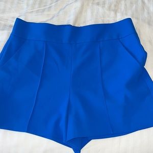 Alice and Olivia tailored shorts NWT (size 4)